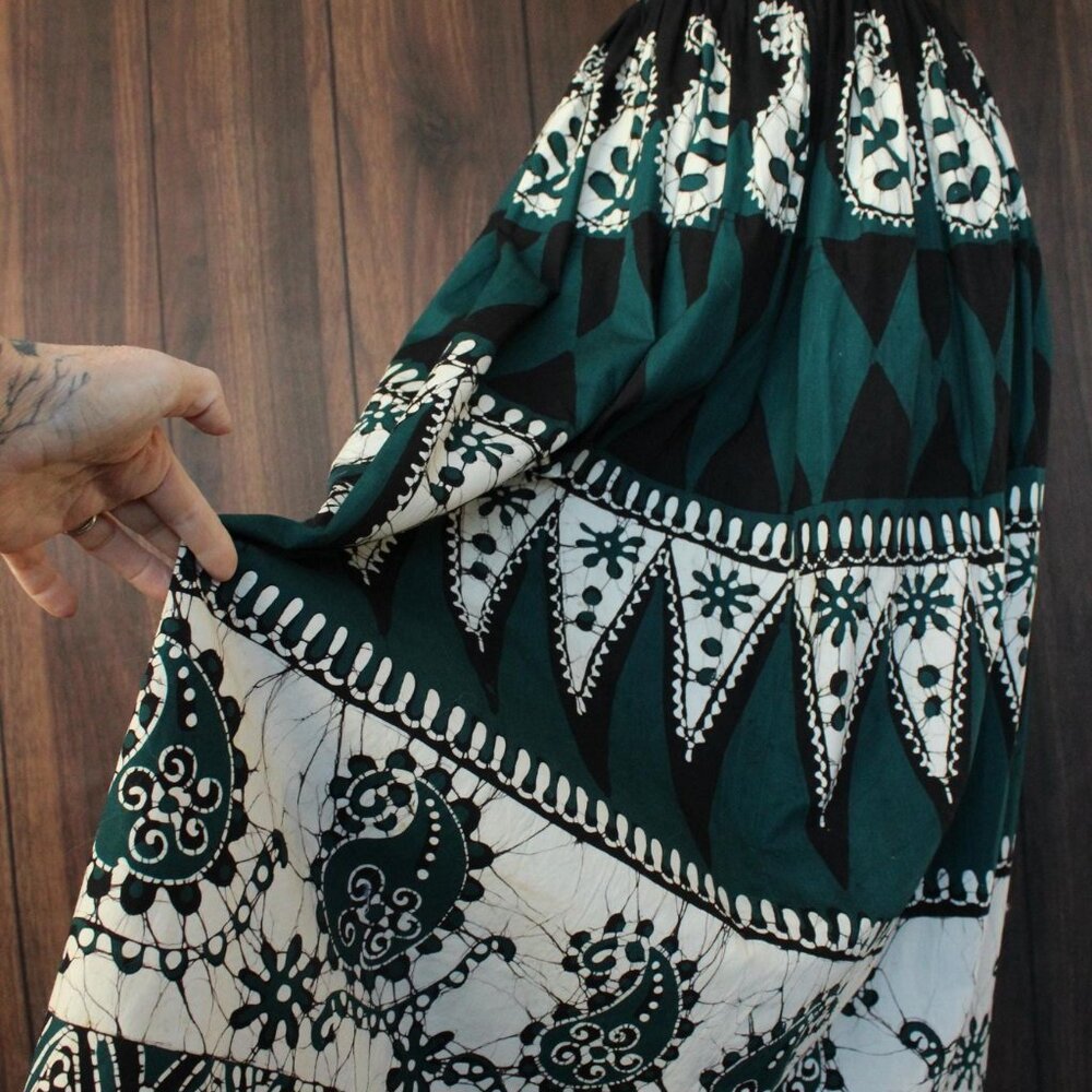 Vintage 1960s 1970s Skirt, Black Teal and White Maxiskirt, Batik Print, - Picture 8 of 10